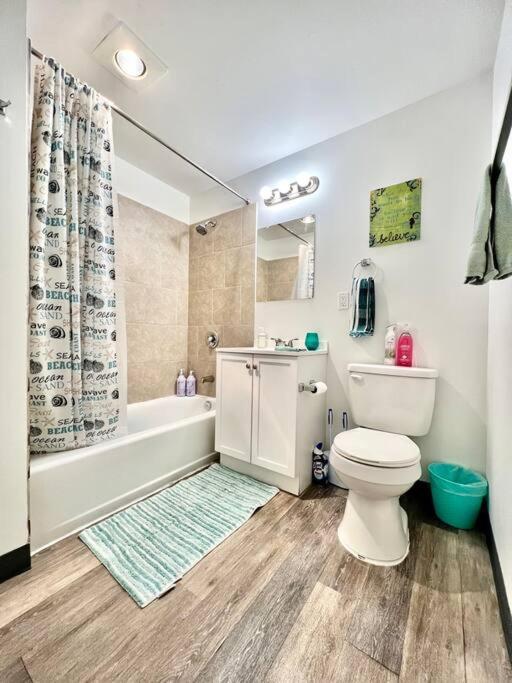 Private Room With Shared Bathroom On The 1St Floor 10 Minutes Walk To University Of Washington Seattle Exterior foto