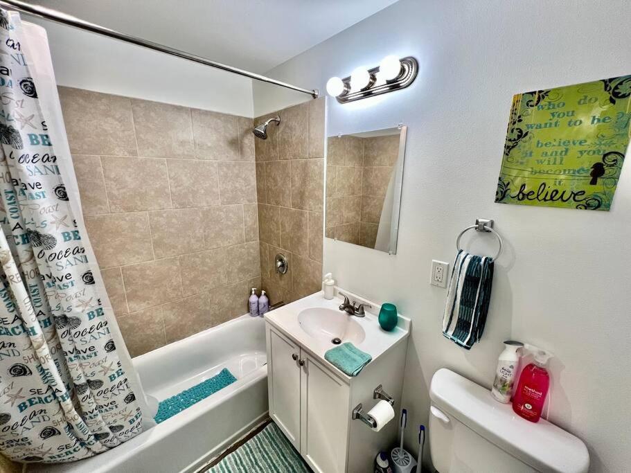 Private Room With Shared Bathroom On The 1St Floor 10 Minutes Walk To University Of Washington Seattle Exterior foto